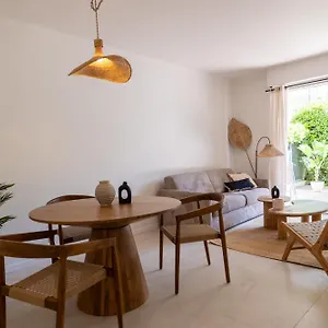 Place To Beach - Bord De Mer Croisette Cannes